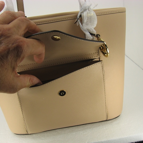 Michael Kors Jet Set Item MD PKT MF Tote 6896 - Picture 4 of 9